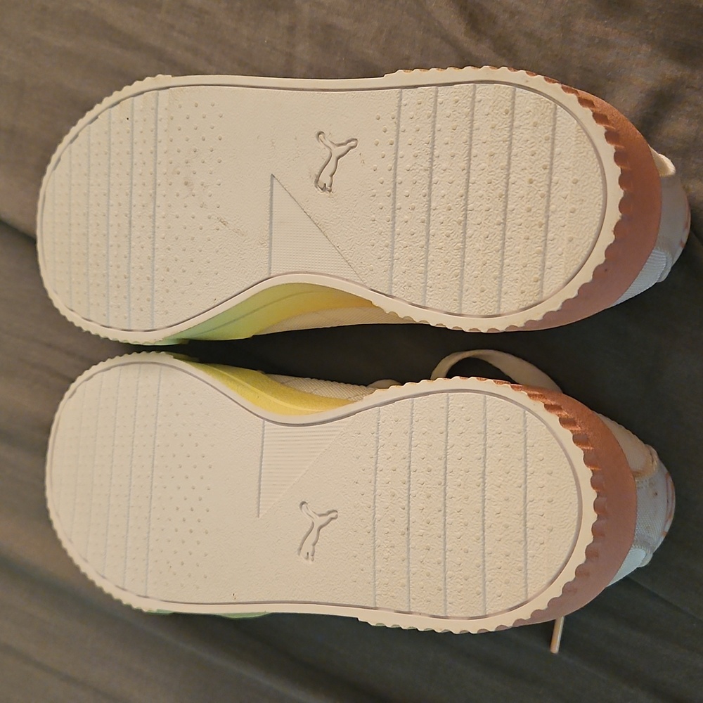 Size 7 Puma White Sneakers with Yellow Accents - Picture 6 of 6